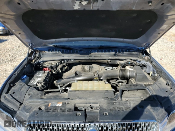 2019 Lincoln Navigator Black Label with VIN 5LMJJ2TT6KEL18996, listed as a Copart auction lot 47474405 with 94,110 mi miles and Salvage title. Bid and sale history available at DreamBid. Image 12.