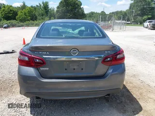 2017 Nissan Altima SV z VIN 1N4AL3AP2HC489509, wystawiony jako IAAI lot #42651575 z przebiegiem 138 361 mil mil oraz . Historia ofert i sprzedaży dostępna na DreamBid. Obrazek 16.