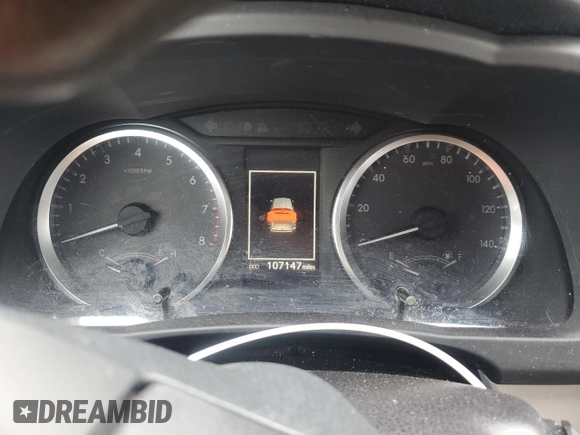 2019 Toyota Highlander LE z VIN 5TDBZRFH4KS701267, wystawiony jako Copart lot #58402555 z przebiegiem 107 147 mil mil oraz Szkoda całkowita • Salvage title. Historia ofert i sprzedaży dostępna na DreamBid. Obrazek 9.