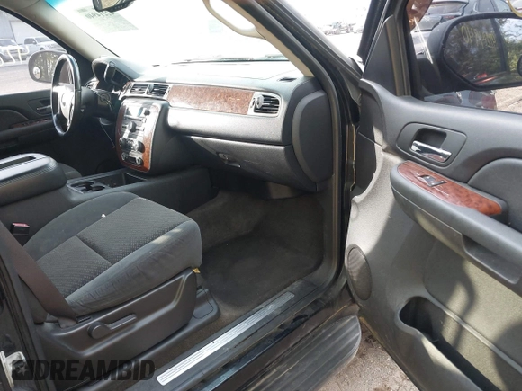 2007 Chevrolet Suburban LT с VIN 1GNFK16317J312027, выставлен на аукционе IAAI как лот 42214940 с пробегом 305 088 миль миль и . История ставок и продаж доступна на DreamBid. Изображение 5.