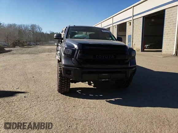 2016 Toyota Tundra SR z VIN 5TFUY5F11GX563129, wystawiony jako Copart lot #87130784 z przebiegiem 159 350 mil mil oraz Szkoda całkowita • Salvage title. Historia ofert i sprzedaży dostępna na DreamBid. Obrazek 11.