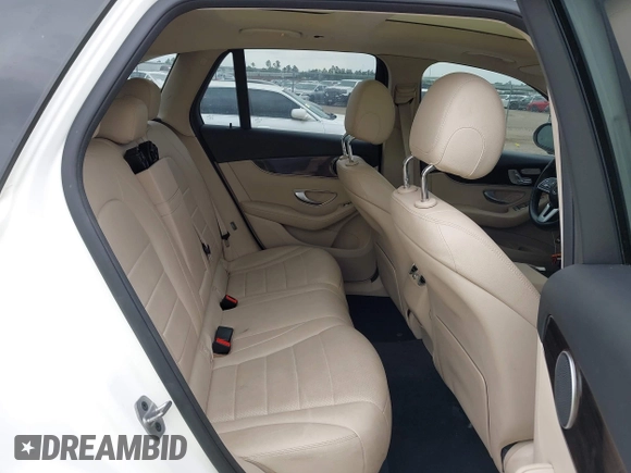2022 Mercedes-Benz GLC with VIN W1N0G8DB3NV327355, listed as a IAAI auction lot 42008467 with 43,819 mi miles. Bid and sale history available at carsss.com. Image 8.