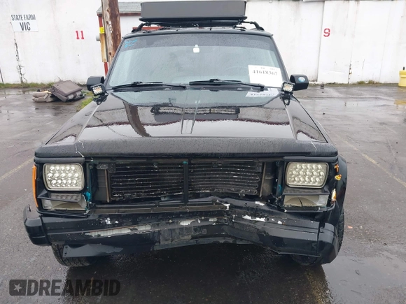 1996 Jeep Cherokee SE with VIN 1J4FJ28S9TL135564, listed as a IAAI auction lot 41618367 with 249,410 mi miles and . Bid and sale history available at DreamBid. Image 6.