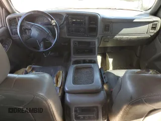 2005 GMC Sierra 2500HD SLE z VIN 1GTHK232X5F936296, wystawiony jako Copart lot #50244575 z przebiegiem 336 259 mil mil oraz Szkoda całkowita • Salvage title. Historia ofert i sprzedaży dostępna na DreamBid. Obrazek 8.