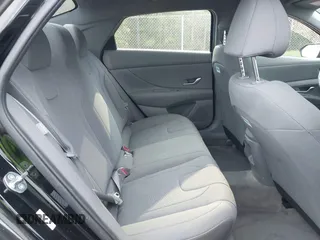 2024 Hyundai Elantra SE z VIN KMHLL4DG7RU798436, wystawiony jako IAAI lot #41973923 z przebiegiem 9 915 mil mil oraz . Historia ofert i sprzedaży dostępna na DreamBid. Obrazek 8.