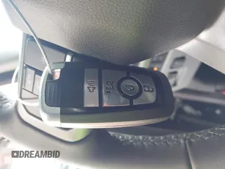 2024 Ford F-150 Lightning XLT с VIN 1FTVW3LK9RWG08466, выставлен на аукционе IAAI как лот 42251872 с пробегом 3 045 миль миль и . История ставок и продаж доступна на DreamBid. Изображение 11.