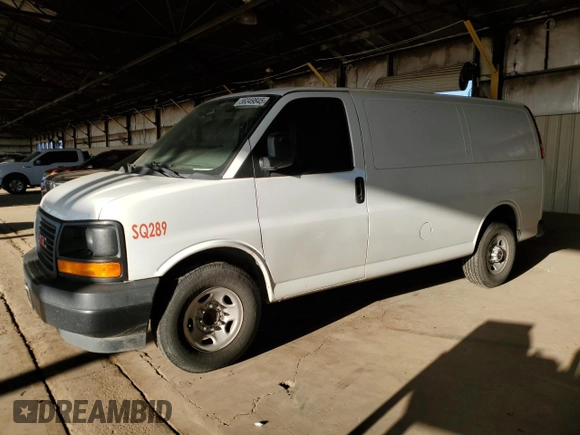 2017 GMC Savana Cargo z VIN 1GTW7AFF3H1297844, wystawiony jako Copart lot #56349845 z przebiegiem 241 498 mil mil oraz Tytuł czysty. Historia ofert i sprzedaży dostępna na DreamBid. Obrazek 1.