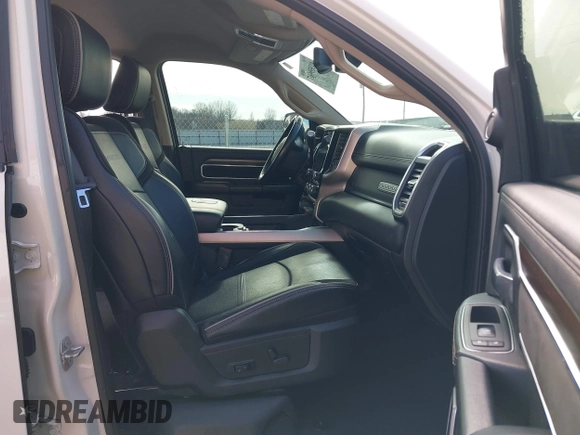 2022 Ram 2500 Laramie с VIN 3C6UR5FLXNG105323, выставлен на аукционе IAAI как лот 41359667 с пробегом 33 266 миль миль и . История ставок и продаж доступна на DreamBid. Изображение 5.