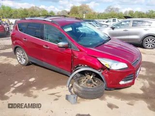 2016 Ford Escape SE z VIN 1FMCU9G91GUA83186, wystawiony jako IAAI lot #42190519 z przebiegiem 103 583 mil mil oraz . Historia ofert i sprzedaży dostępna na DreamBid. Obrazek 1.