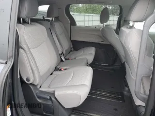 2024 Toyota Sienna LE z VIN 5TDKSKFC9RS150229, wystawiony jako Copart lot #54829595 z przebiegiem 12 384 mil mil oraz Szkoda całkowita • Salvage title. Historia ofert i sprzedaży dostępna na DreamBid. Obrazek 11.