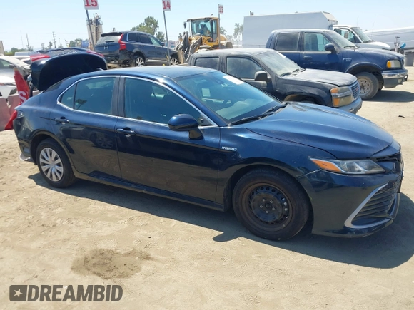 2021 Toyota Camry Hybrid LE with VIN 4T1C31AK5MU552226, listed as a IAAI auction lot 40210726 with 107,331 mi miles. Bid and sale history available at carsss.com. Image 14.
