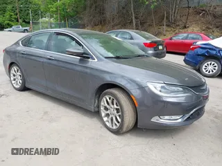 2015 Chrysler 200 C z VIN 1C3CCCEG4FN512713, wystawiony jako IAAI lot #42285227 z przebiegiem 109 379 mil mil oraz . Historia ofert i sprzedaży dostępna na DreamBid. Obrazek 1.