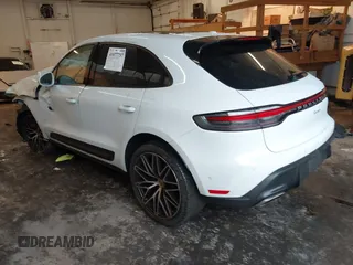 2022 Porsche Macan with VIN WP1AA2A51NLB09188, listed as a IAAI auction lot 41077757 with 18,957 mi miles. Bid and sale history available at carsss.com. Image 3.
