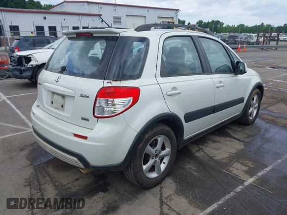 2007 Suzuki SX4 with VIN JS2YB413975105927, listed as a IAAI auction lot 42136696 with 232,480 mi miles. Bid and sale history available at carsss.com. Image 4.
