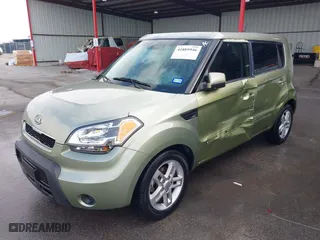 2011 Kia Soul + with VIN KNDJT2A26B7296787, listed as a IAAI auction lot 41889946 with 129,052 mi miles. Bid and sale history available at carsss.com. Image 17.
