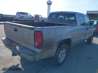 2005 Chevrolet Silverado 1500 Z71 with VIN 1GCEK19B75E145945, listed as a IAAI auction lot 41750848 with 249,538 mi miles. Bid and sale history available at carsss.com. Image 4.
