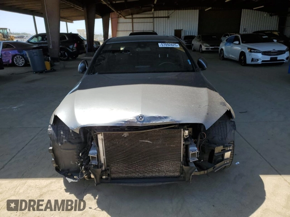 2018 Mercedes-Benz C 300 z VIN 55SWF4JB1JU267830, wystawiony jako Copart lot #57092825 z przebiegiem 121 097 mil mil oraz Szkoda całkowita • Salvage title. Historia ofert i sprzedaży dostępna na DreamBid. Obrazek 5.