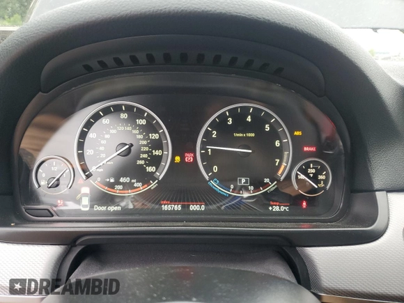 2014 BMW 5 Series 528i xDrive with VIN WBA5A7C51ED612286, listed as a Copart auction lot 62459515 with 165,765 mi miles and Salvage title. Bid and sale history available at DreamBid. Image 9.