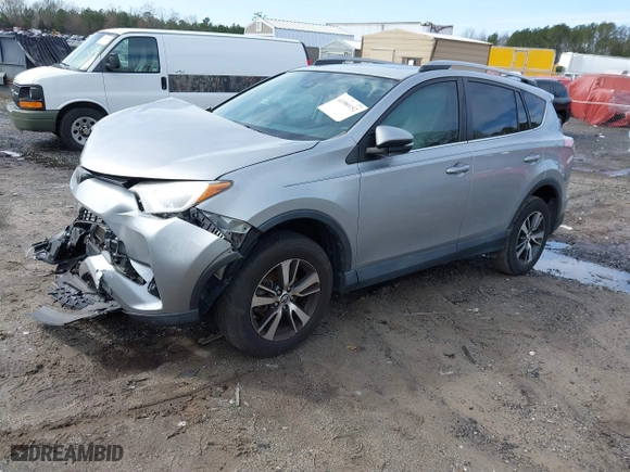 2018 Toyota RAV4 XLE with VIN 2T3WFREV1JW520562, listed as a IAAI auction lot 41580152 with 52,104 mi miles. Bid and sale history available at carsss.com. Image 17.