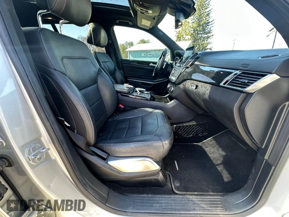 2017 Mercedes-Benz GLS 550 z VIN 4JGDF7DE2HA791339, wystawiony jako Copart lot #58326935 z przebiegiem 191 711 mil mil oraz Czysty tytuł • Clean title. Historia ofert i sprzedaży dostępna na DreamBid. Obrazek 5.