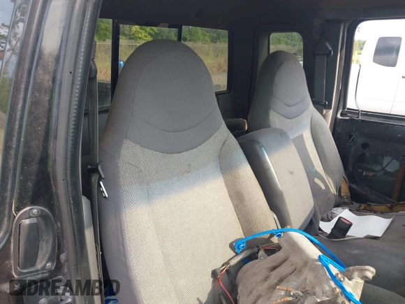 2000 Ford Ranger XL with VIN 1FTZR15V7YPA99801, listed as a IAAI auction lot 42577042 with 247,905 mi miles and . Bid and sale history available at DreamBid. Image 8.