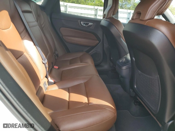 2021 Volvo XC60 Momentum with VIN YV4102DK0M1783376, listed as a Copart auction lot 45535575 with 47,640 mi miles and Non Repairable. Bid and sale history available at carsss.com. Image 11.