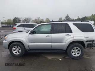 2006 Toyota 4Runner SR5 z VIN JTEBU14R468060851, wystawiony jako IAAI lot #42002278 z przebiegiem 234 343 mil mil oraz . Historia ofert i sprzedaży dostępna na DreamBid. Obrazek 14.