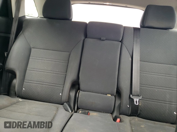 2019 Kia Sorento LX z VIN 5XYPG4A57KG486895, wystawiony jako Copart lot #58470815 z przebiegiem 151 217 mil mil oraz Czysty tytuł • Clean title. Historia ofert i sprzedaży dostępna na DreamBid. Obrazek 10.