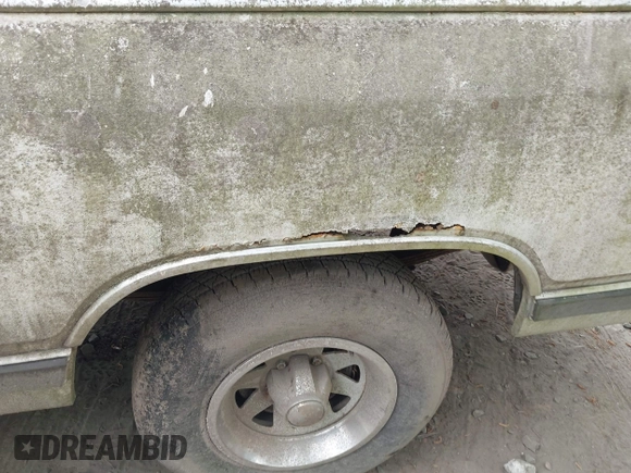 1986 Dodge Trucks z VIN 1B7HD14T7GS103836, wystawiony jako IAAI lot #42086259 z przebiegiem 83 201 mil mil oraz . Historia ofert i sprzedaży dostępna na DreamBid. Obrazek 6.