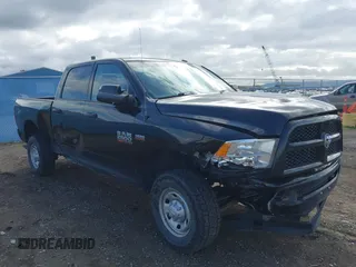 2015 Ram 2500 Tradesman z VIN 3C6UR5CJ3FG674373, wystawiony jako IAAI lot #42113470 z przebiegiem 190 055 mil mil oraz . Historia ofert i sprzedaży dostępna na DreamBid. Obrazek 1.