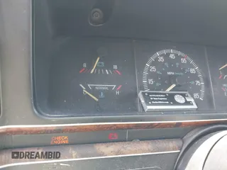 1988 Ford F-250 с VIN 1FTHF25H1JNB81061, выставлен на аукционе IAAI как лот 42351176 с пробегом 1 400 миль миль и . История ставок и продаж доступна на DreamBid. Изображение 7.