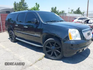 2007 GMC Yukon XL z VIN 1GKFK66867J220059, wystawiony jako IAAI lot #42334102 z przebiegiem 162 489 mil mil oraz . Historia ofert i sprzedaży dostępna na DreamBid. Obrazek 1.