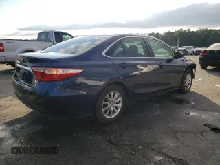 2015 Toyota Camry XLE with VIN 4T1BF1FK6FU879281, listed as a Copart auction lot 84822704 with 177,938 mi miles and Salvage Title. Bid and sale history available at carsss.com. Image 3.