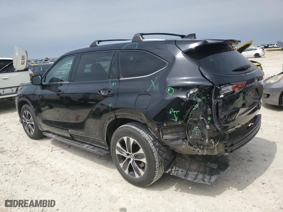 2020 Toyota Highlander XLE with VIN 5TDGZRAH9LS502911, listed as a Copart auction lot 51256955 with 84,424 mi miles and Salvage Title. Bid and sale history available at carsss.com. Image 2.