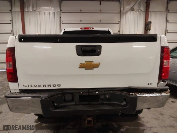 2013 Chevrolet Silverado 1500 LT with VIN 1GCNKSE02DZ169359, listed as a IAAI auction lot 41607634 with 215,431 mi miles. Bid and sale history available at carsss.com. Image 17.