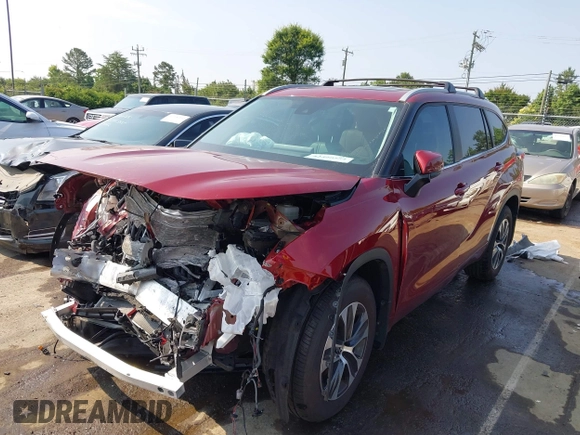 2024 Toyota Highlander LE with VIN 5TDKDRAHXRS548099, listed as a IAAI auction lot 42400552 with Not provided miles and . Bid and sale history available at DreamBid. Image 16.
