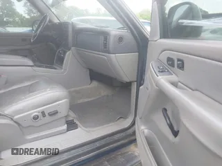 2004 Chevrolet Tahoe LS with VIN 1GNEK13Z64R283822, listed as a IAAI auction lot 42149381 with 240,624 mi miles. Bid and sale history available at carsss.com. Image 5.