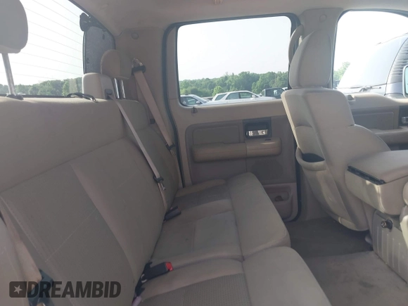 2007 Ford F-150 XLT z VIN 1FTRW12W57KC02330, wystawiony jako IAAI lot #42246828 z przebiegiem 321 712 mil mil oraz . Historia ofert i sprzedaży dostępna na DreamBid. Obrazek 8.