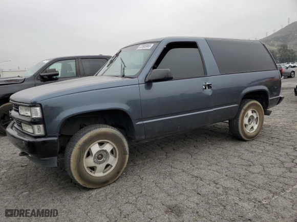 1996 Chevrolet Tahoe with VIN 3GNEK18R7TG107725, listed as a Copart auction lot 47605965 with 253,774 mi miles and Salvage Title. Bid and sale history available at carsss.com. Image 1.