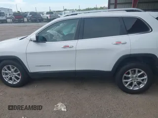 2017 Jeep Cherokee Latitude with VIN 1C4PJMCS3HD235562, listed as a IAAI auction lot 42203685 with 61,055 mi miles and . Bid and sale history available at DreamBid. Image 14.