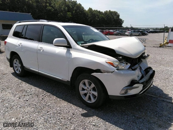 2011 Toyota Highlander with VIN 5TDBK3EH3BS081157, listed as a IAAI auction lot 39747506 with 297,751 mi miles. Bid and sale history available at carsss.com. Image 1.
