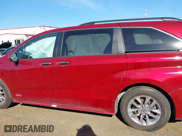 2021 Toyota Sienna XLE z VIN 5TDJSKFCXMS014664, wystawiony jako IAAI lot #42315007 z przebiegiem 53 966 mil mil oraz . Historia ofert i sprzedaży dostępna na DreamBid. Obrazek 14.