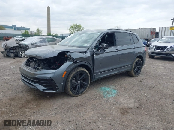 2024 Volkswagen Tiguan SE R-Line Black с VIN 3VV8B7AX7RM081396, выставлен на аукционе IAAI как лот 42079851 с пробегом 18 469 миль миль и . История ставок и продаж доступна на DreamBid. Изображение 16.