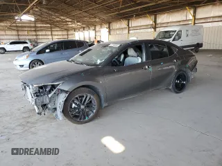 2025 Toyota Camry LE z VIN 4T1DAACK9SU512784, wystawiony jako Copart lot #55738055 z przebiegiem 10 248 mil mil oraz Szkoda całkowita • Salvage title. Historia ofert i sprzedaży dostępna na DreamBid. Obrazek 1.