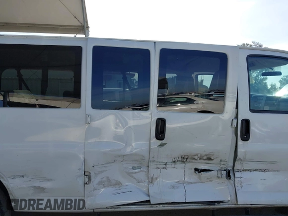 2006 Chevrolet Express Passenger with VIN 1GAHG39U861269171, listed as a IAAI auction lot 42057339 with 83,576 mi miles and . Bid and sale history available at DreamBid. Image 6.