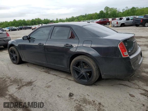 2014 Chrysler 300 S z VIN 2C3CCAGG1EH297607, wystawiony jako Copart lot #56889285 z przebiegiem 136 485 mil mil oraz Szkoda całkowita • Salvage title. Historia ofert i sprzedaży dostępna na DreamBid. Obrazek 2.