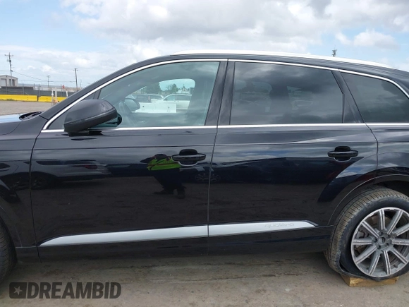 2018 Audi Q7 Premium Plus with VIN WA1LHAF78JD054456, listed as a IAAI auction lot 41924248 with 109,379 mi miles. Bid and sale history available at carsss.com. Image 13.
