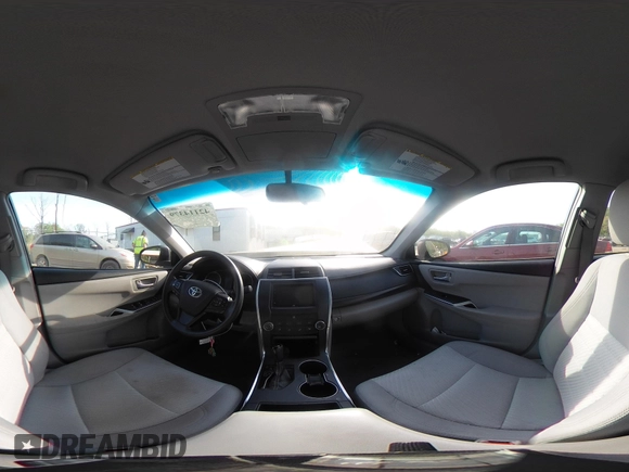 2017 Toyota Camry XLE z VIN 4T1BF1FK8HU376791, wystawiony jako IAAI lot #42114379 z przebiegiem 54 319 mil mil oraz . Historia ofert i sprzedaży dostępna na DreamBid. Obrazek 18.