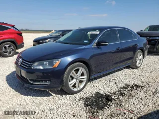 2014 Volkswagen Passat SE w/Sunroof with VIN 1VWBS7A35EC059732, listed as a Copart auction lot 45672955 with 105,891 mi miles and Clean Title. Bid and sale history available at carsss.com. Image 1.