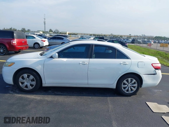 2007 Toyota Camry CE z VIN 4T1BE46K27U670867, wystawiony jako IAAI lot #42398921 z przebiegiem 142 655 mil mil oraz . Historia ofert i sprzedaży dostępna na DreamBid. Obrazek 14.